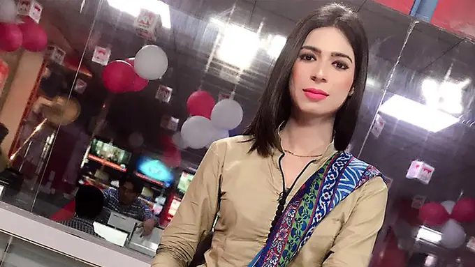 Kenalkan Marvia Malik, Transgender  Pertama yang Jadi Pembawa Berita di Pakistan