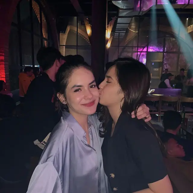 9 Tahun Bersahabat, Ini 6 Potret Kebersamaan Syifa Hadju dan Steffi Zamora