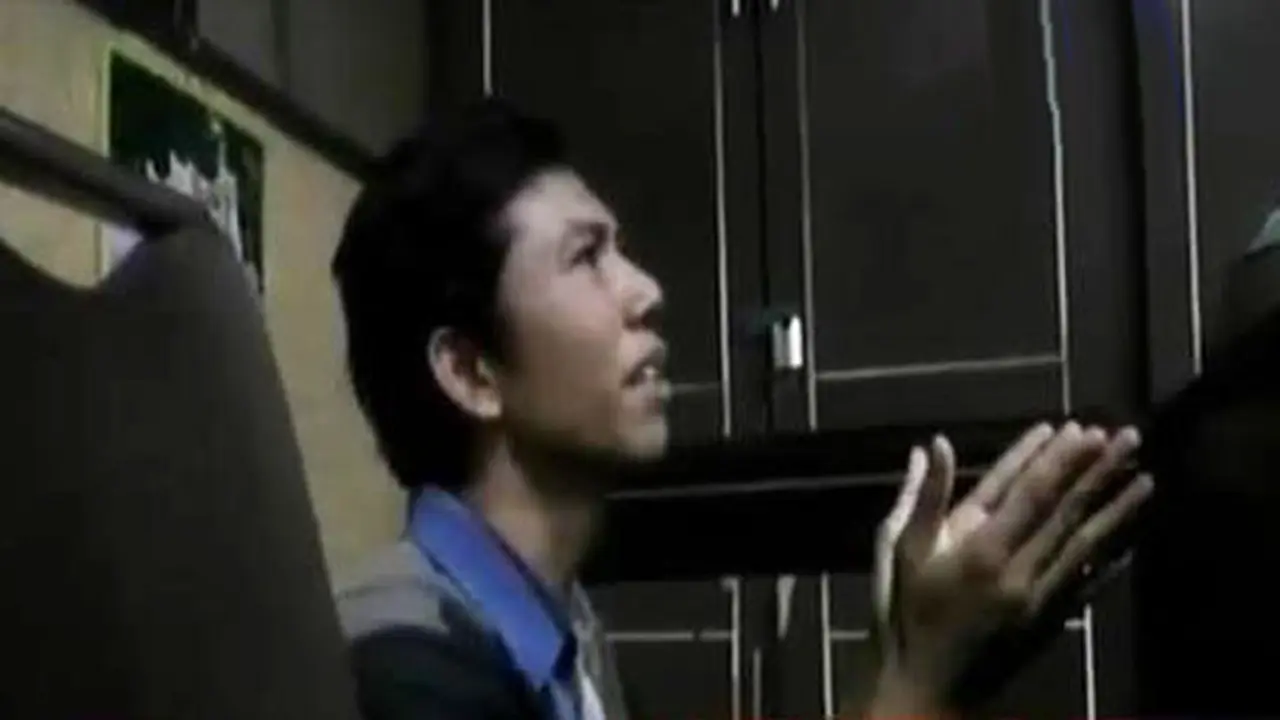 VIDEO: Tertangkap Memeras, Preman Ini Menangis Minta Debebaskan