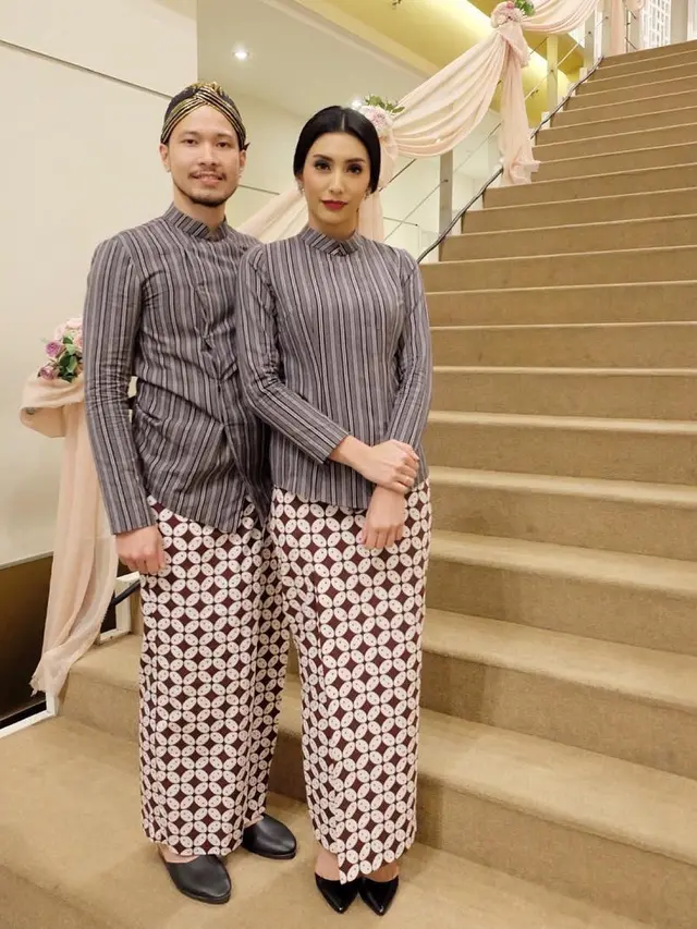 [Bintang] 8 Potret Keromantisan Tyas Mirasih dan Raiden Soedjono