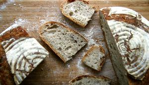 Ilustrasi roti sourdough. (dok. Unsplash.com/@tunnuz)