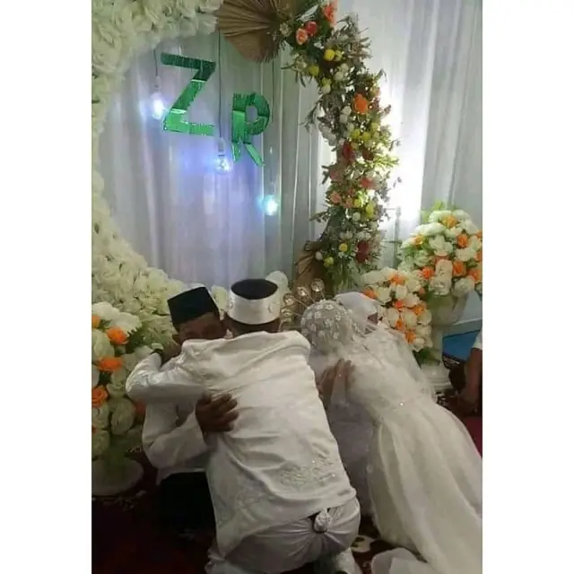 6 Baju Pengantin Pria Ini Nyeleneh Banget, Tamu Undangan Tepuk Jidat