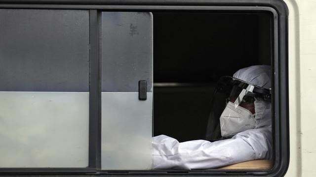 FOTO: Infeksi COVID-19 di India Tembus 1 Juta Kasus