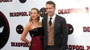 Pemeran utama film Deadpool, Ryan Reynolds menggandeng istrinya Blake Lively saat menghadiri pemutaran khusus "Deadpool 2" di AMC Loews Lincoln Square, New York (14/5). (Brent N. Clarke / Invision / AP)