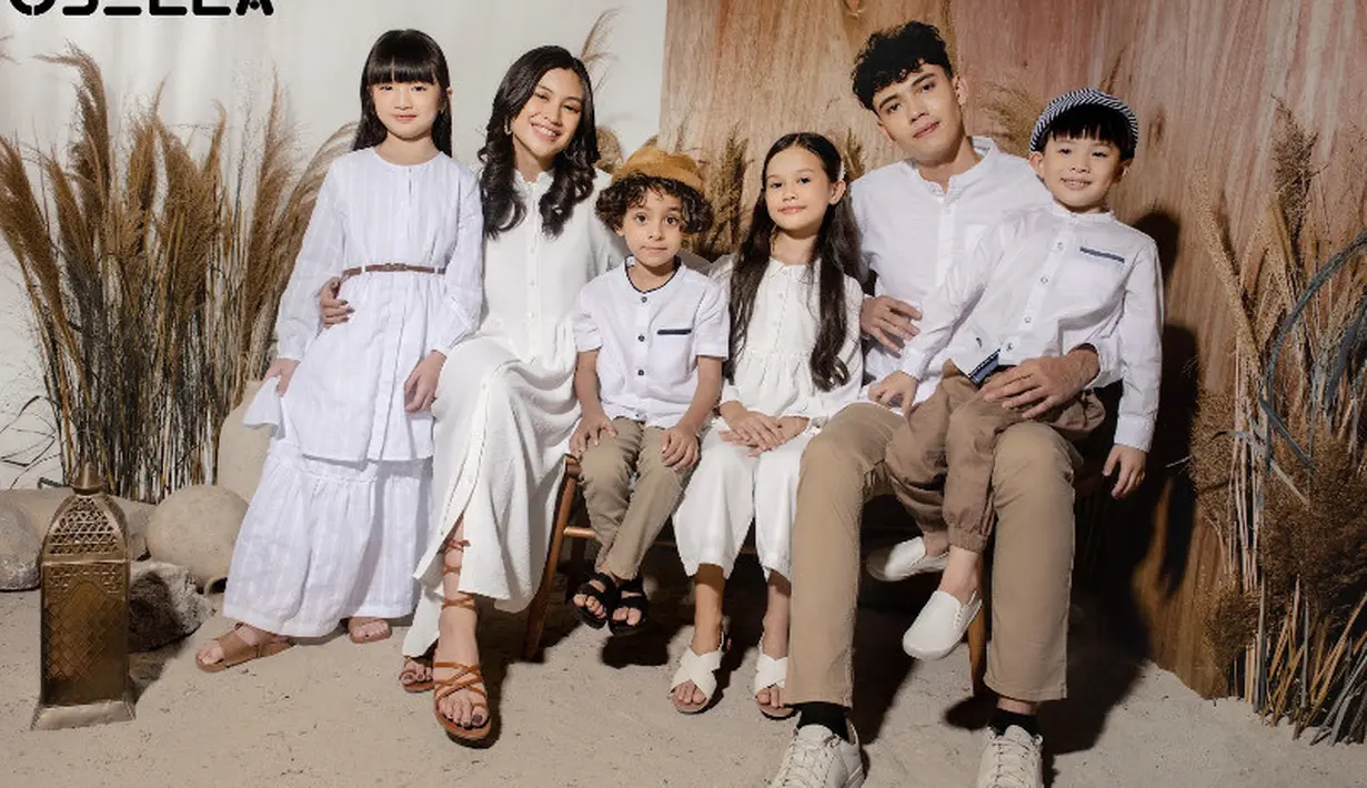 Koleksi ini terinspirasi dari perubahan gaya hidup masyarakat Indonesia dimasa pandemik ini pada tiga tahun terakhir yang rindu akan kebersamaan. Dengan koleksi yang tetap mengikuti mode trend fashion dengan kualitas produk terbaik.  Credit: Osella Indonesia