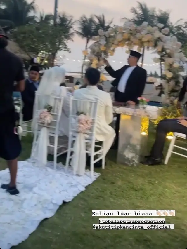 Menikah Lagi, Ini 6 Potret Rezky Aditya dan Citra Kirana Pakai Baju Pengantin