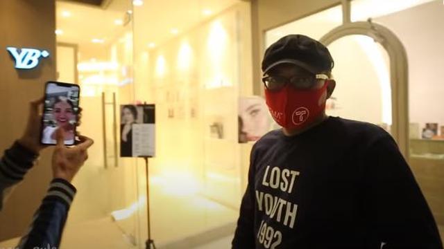 Terima Tantangan, Ini 5 Momen Sule Temani DJ Nathalie Holscher Hapus Tato