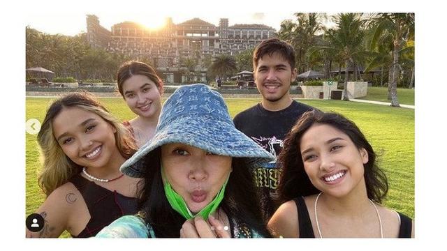 7 Potret Titi DJ saat Liburan di Bali Bersama Anak-Anaknya, Seru Banget