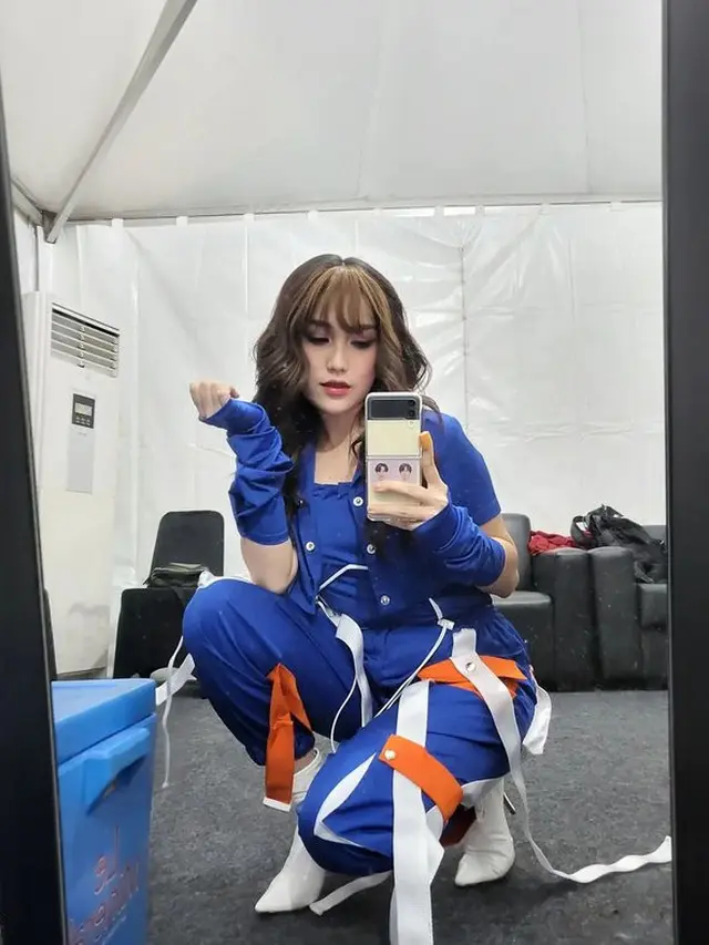 [Fimela] Rilis Single Baru, Ini 6 Potret Ayu Ting Ting yang Berdandan ala K-Pop