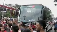 Demam klakson telolet bus juga melanda warga Ibu Kota.