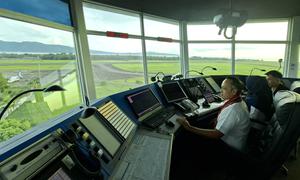 Direktur Operasi AirNav Indonesia, Setio Anggoro, di Airnav Indonesia Cabang Ambon, Senin (29/12/2025). (Dok AirNav)