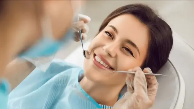 Tidak Percaya Diri dengan Senyum Asimetris? Lakukan 3 Cara ini untuk Membuat Senyum Jadi Lebih Menawan! (shutterstock/Studio Romantic).