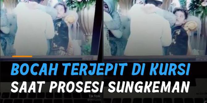 VIDEO: Bikin Gemas, Bocah Terjepit di Kursi Saat Prosesi Sungkeman