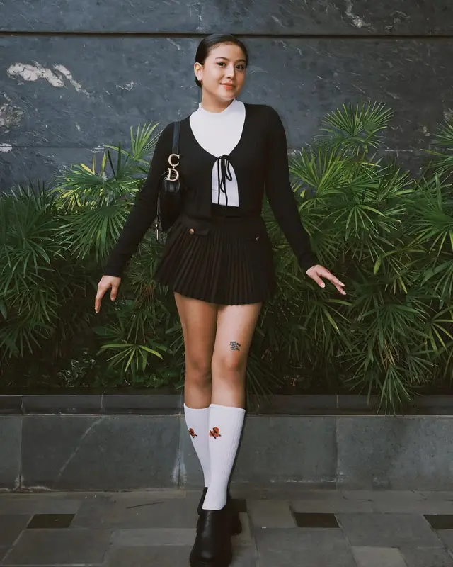 Playful dengan Gaya Preppy ala Sekolah Jepang