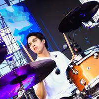 Dijodohkan dengan Dua Perempuan Langsung, Ini 6 Potret Tampan El Rumi. (Foto: instagram.com/elelrumi)