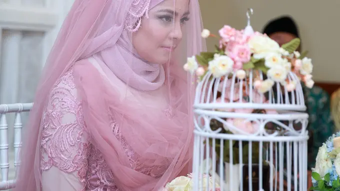 Risty Tagor dan Stuart Collin