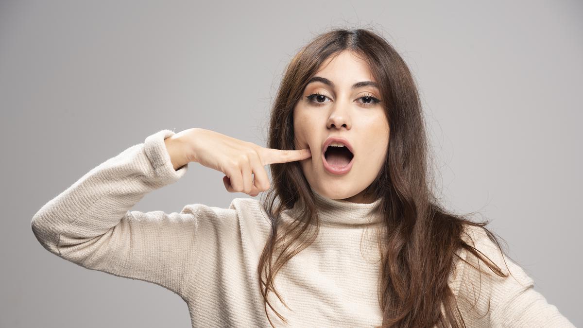 Tergiur Biaya Murah, Perempuan Thailand Kehilangan Banyak Darah Saat Jalani Operasi Lesung Pipit