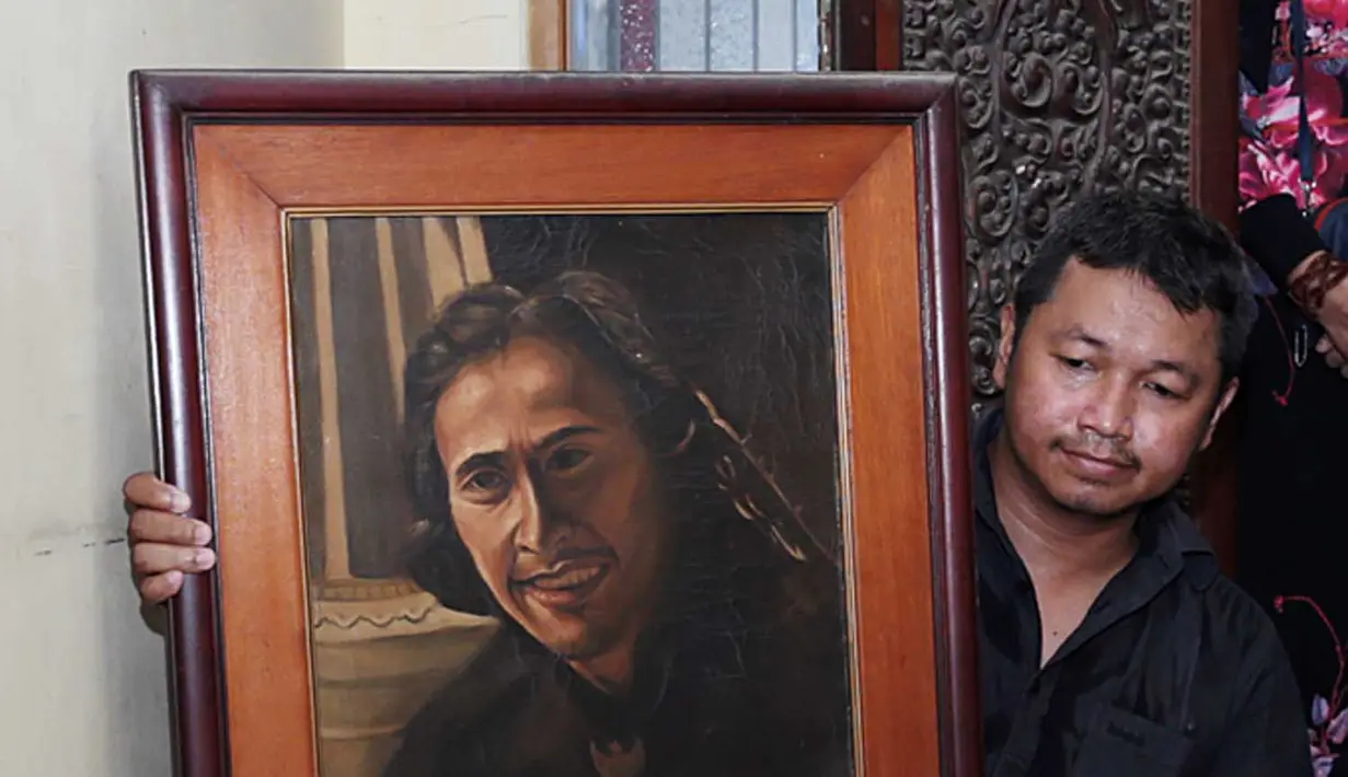 Leo Kristi merupakan salah seorang musisi yang satu angkatan dengan mendiaang Gombloh dan Franky Sahilatua. Ketiganya sempat mendirikan band yang bernama Lemon Trees bergenre rock. (Deki Prayoga/Bintang.com)