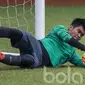 4. Kurniawan Kartika Ajie akan menjadi pilihan utama di bawah mistar gawang Timnas Indonesia U-22. Pemain Persiba Balikpapan ini tampil impresif sepanjang babak penyisihan grup. (Bola.com/Vitalis Yogi Trisna)