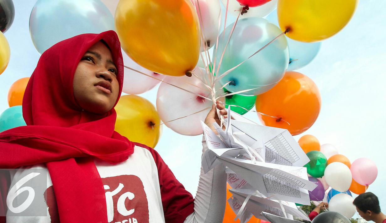 Pesawat Kertas untuk Presiden Jokowi - Foto Liputan6.com