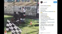 Disela-sela latihan bersama tim Nice, Mario Balotelli, menggelar balapan motor mini bersama rekan-rekannya. (Instagram/ @mb459)
