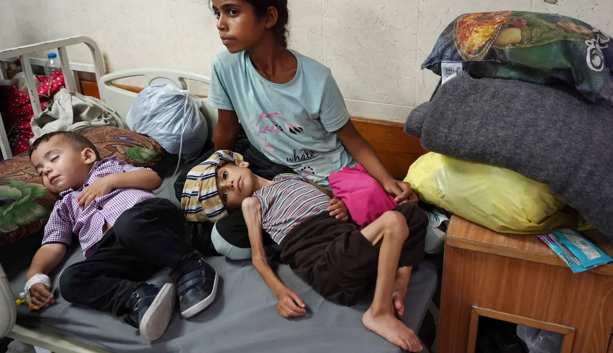 Blokade Israel terhadap bantuan telah menyebabkan kekurangan makanan, susu, suplemen gizi dan vaksinasi. (Bashar TALEB / AFP)