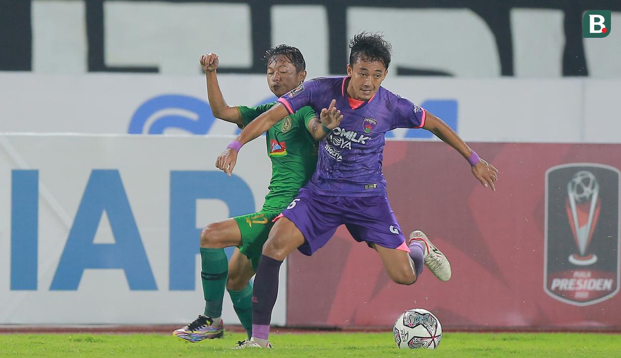 PSS Sleman kembali mengambil alih dominasi permainan di awal babak kedua. Namun Persita yang sudah ketinggalan di babak pertama juga tampil ngotot. (Bola.com/Arief Bagus)