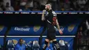 Pemain Monterrey, Sergio Ramos berjalan keluar setelah mendapatkan kartu merah dalam laga lanjutan Liga Meksiko atau Liga MX Clausura melawan Puma di Olimpico Universitario Stadium, Meksiko pada Minggu (16/03/2025). (AFP/Yuri Cortez)