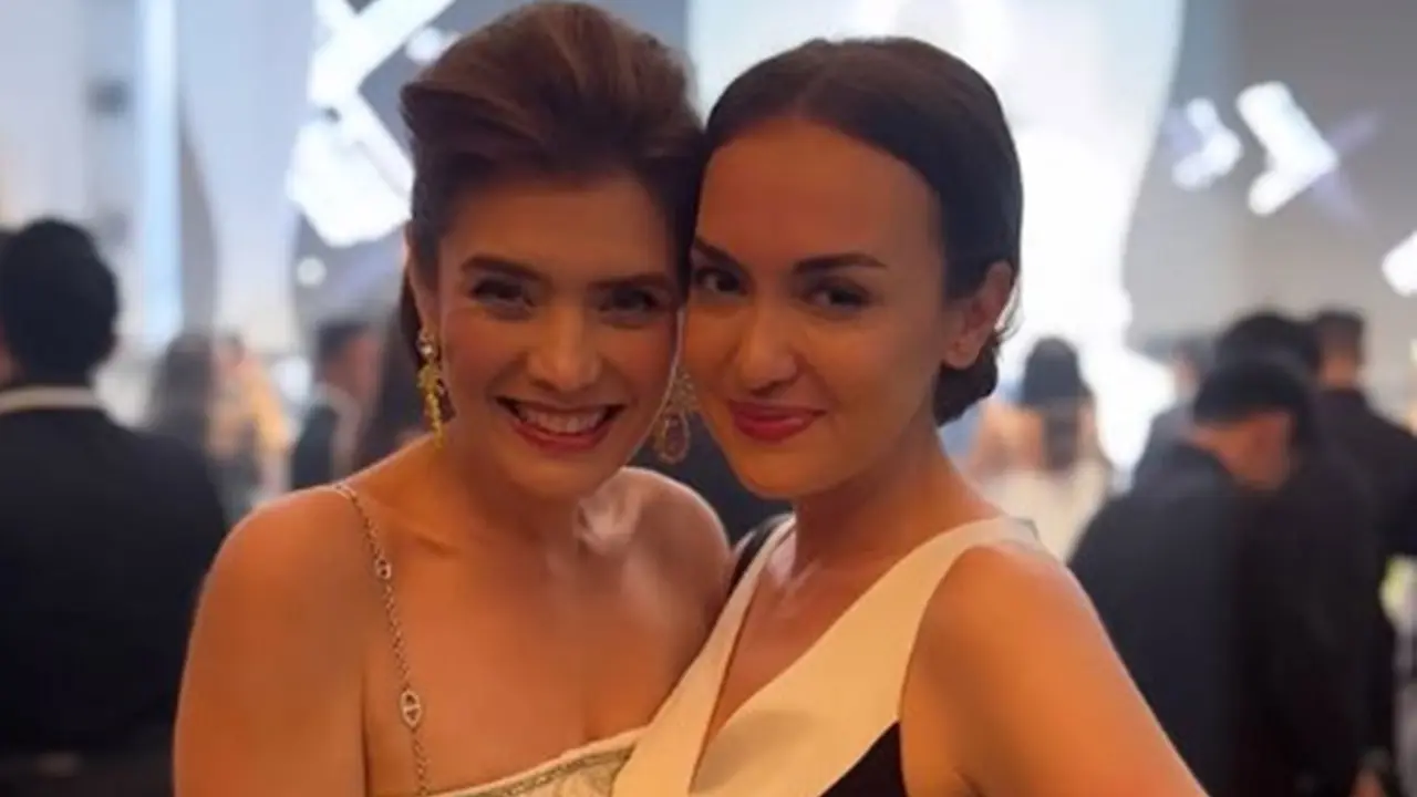 6 Potret Carissa Putri dan Rianti Cartwright di Resepsi Luna Maya, Reuni Ayat-Ayat Cinta