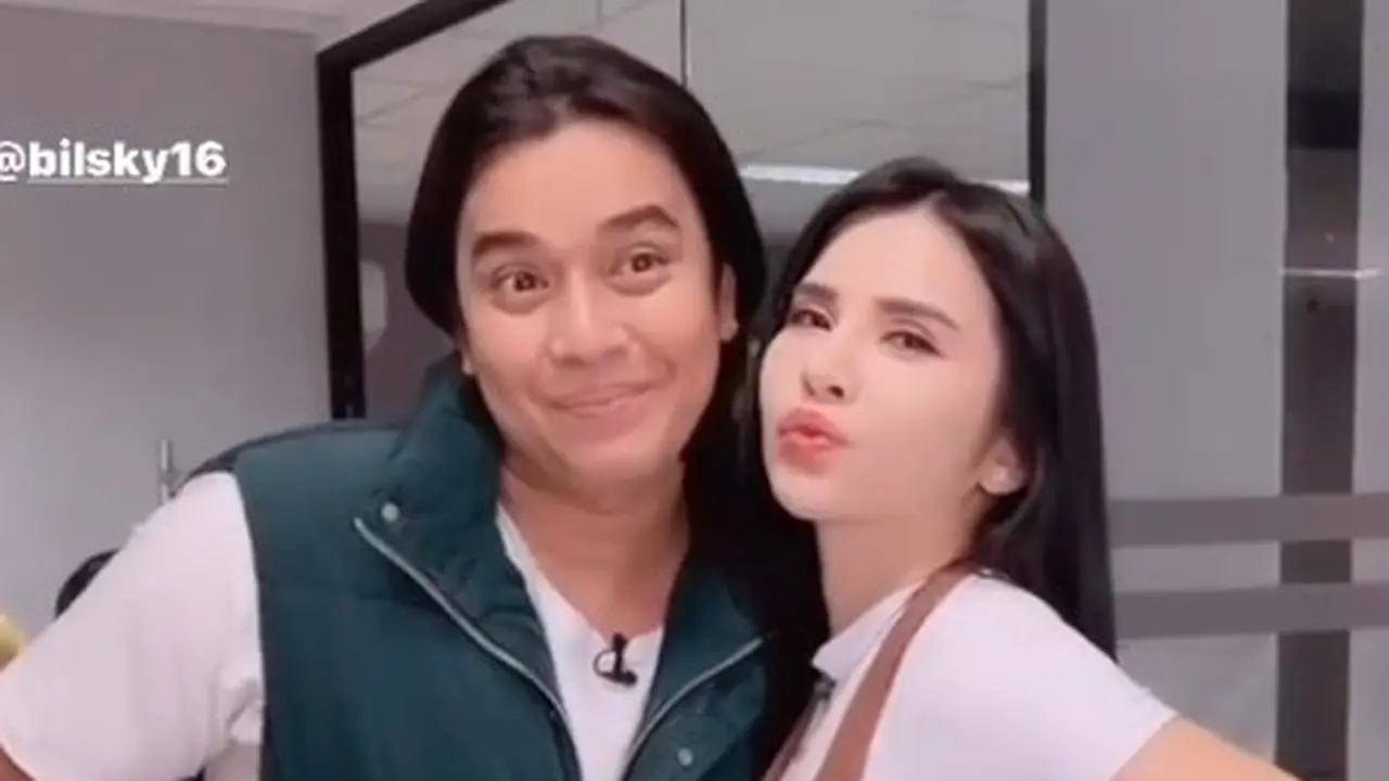 Dikabarkan Pacaran, Ini 6 Potret Kebersamaan Billy Syahputra dan Maria Vania