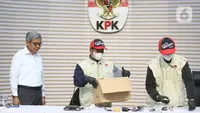 KPK Perlihatkan Barang Bukti OTT Imigrasi Jakarta Barat