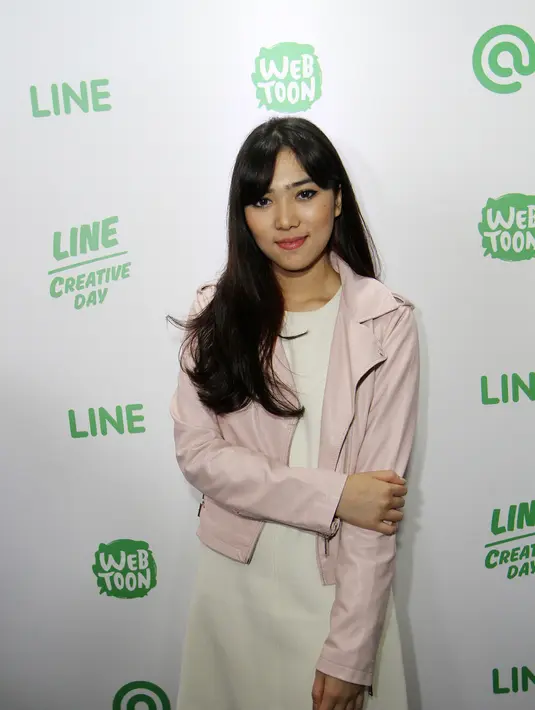 ‘Klop’ adalah satu hal yang sangat ditekankan oleh wanita cantik ini. “Soal penampilan aku enggak terlalu pedulikan. Pokoknya klopnya saja. Gimana klopnya deh," kata Isyana lagi. (Nurwahyunan/Bintang.com)