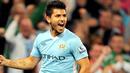 Striker Manchester City Sergio Aguero merayakan gol perdananya di Liga Premier saat mengalahkan Swansea City 4-0 di Etihad Stadium, Manchester, 15 Agustus 2011. AFP PHOTO/ANDREW YATES