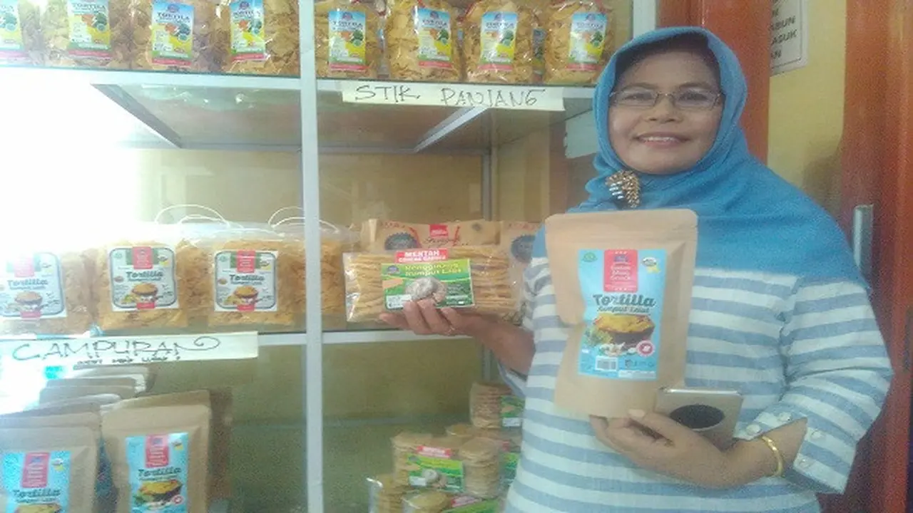 Namanya UKM Sasak Maiq. Mulai fokus berjalan pada 2012, dan kini terkenal sebagai pemasok oleh-oleh khas NTB. (Liputan6.com/Fiki Ariyanti)