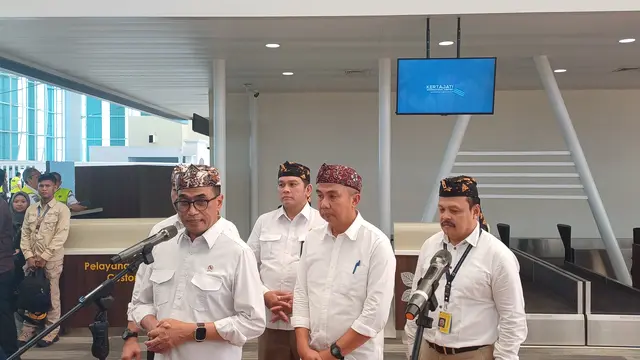 Menteri Perhubungan (Menhub) Budi Karya Sumadi kunjungan ke Bandara Kertajati, Kabupaten Majalengka, Jawa Barat, Rabu (18/10/2023)