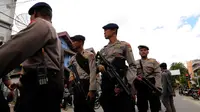  Pasca-teror bom di Sarinah, Thamrin, Jakarta Pusat, aparat Polda Sulawesi Tengah meningkatkan keamanan di wilayah hukumnya. (Liputan6.com/Dio Pratama)