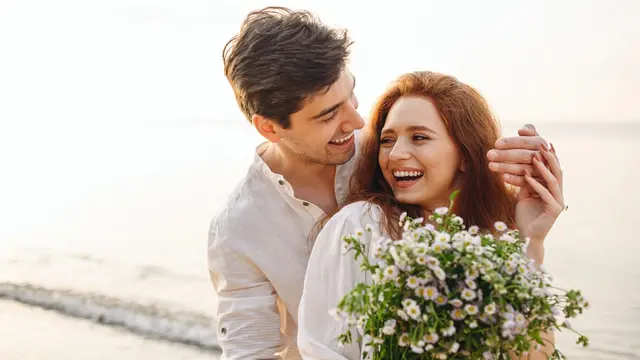 pasangan cinta romantis