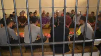 Tahanan sel Polres Kutai Barat, Kalimantan Timur merayakan Maulid Nabi dan Natal (Andry Haryanto/Lipuan6.com) 