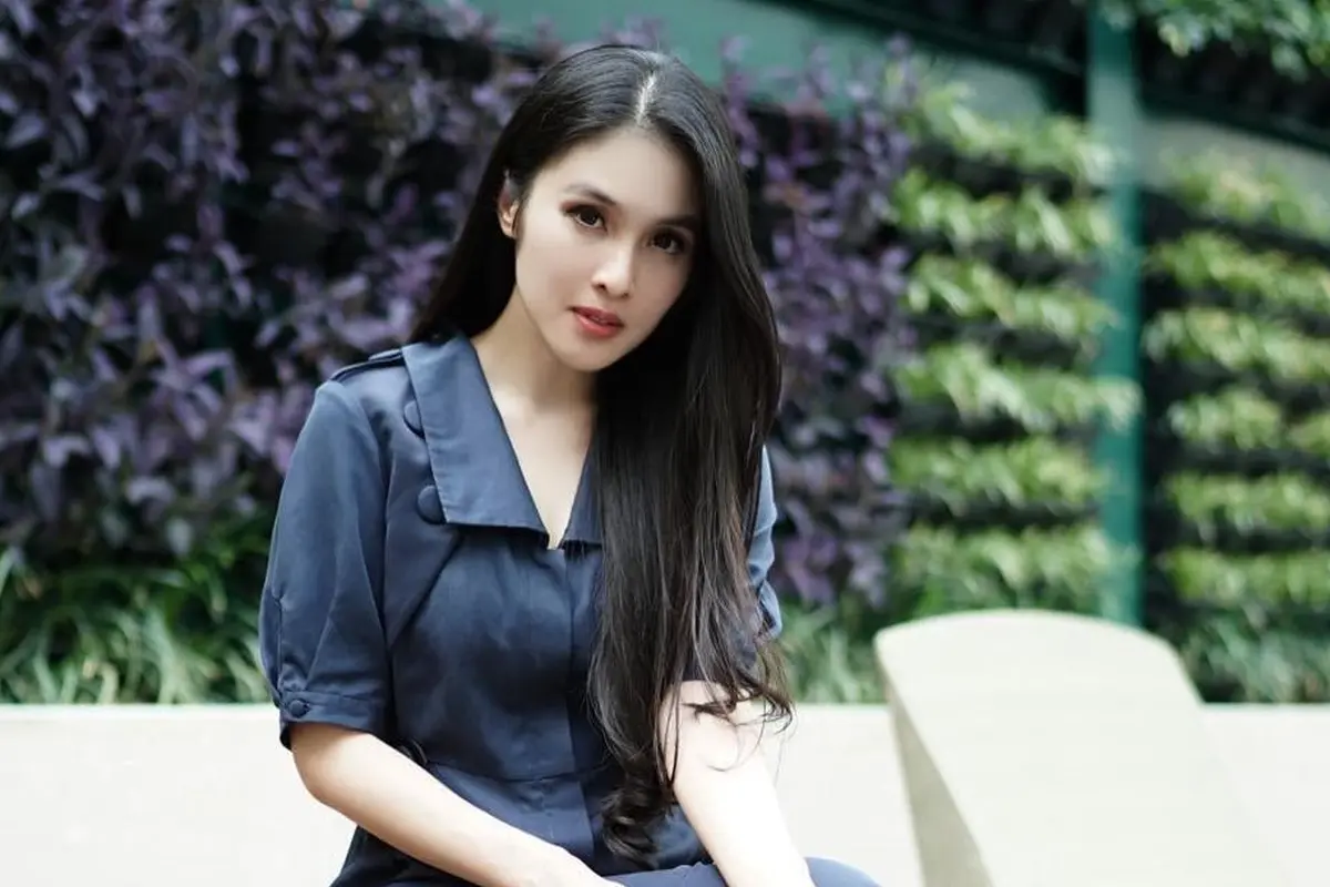 [Fimela] Sandra Dewi