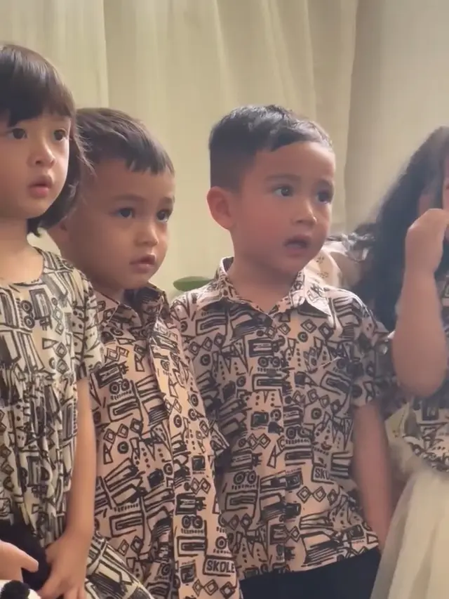 Potret Rayyanza Nyanyi Bareng Teman Sekelas (instagram/raffinagita1717)