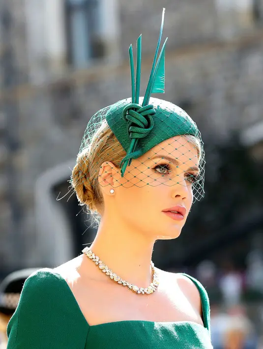 Lady Kitty Spencer saat menghadiri upacara pernikahan Pangeran Harry dan Meghan Markle di St. George's Chapel, Windsor Castle, Windsor, dekat London, Inggris, Sabtu (19/5). (Gareth Fuller/pool photo via AP)