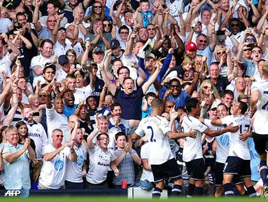 Laga sengit berakhir dengan kemenangan Tottenham Hotspur 1 - 0 atas Swansea City pada pertandingan Liga Inggris antara Tottenham Hotspur melawan Swansea City di Stadion White Hart Lane, London Minggu 25 Agustus 2013. (AFP/Carl Court)