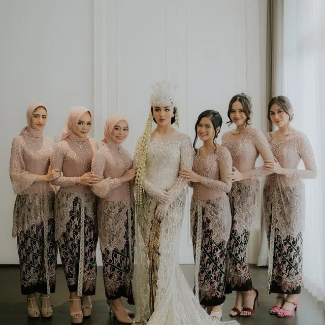 Potret Bridesmaid Dampingi 7 Artis Ini Tak Kalah Memesona, Bertabur Bintang