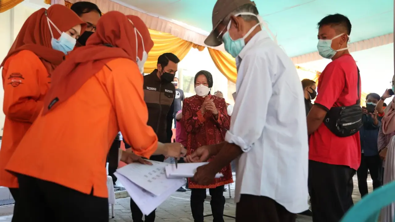 Menteri Sosial Tri Rismaharini