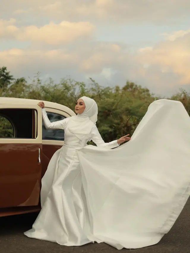 6 Gaya Ega Noviantika dalam Pemotretan Terbaru, Ibu Dua Anak Bak ABG