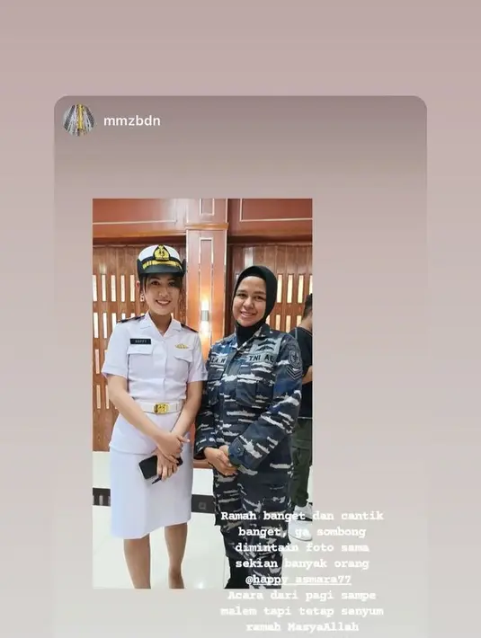 6 Potret Happy Asmara Manggung Pakai Kostum ala TNI AL, Curi Perhatian (sumber: Instagram/happy_asmara77)