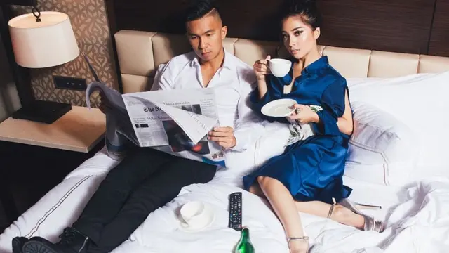 Pasangan Artis Foto Mesra Bak Prewedding (sumber: instagram /nikitawillyofficial94)