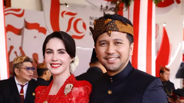 Potret Arumi Bachsin kenakan kebaya merah