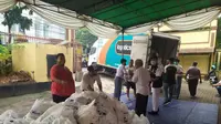 Menteri BUMN Erick Thohir menyiapkan 40 ribu paket sembako untuk pasar murah di Jabodetabek.