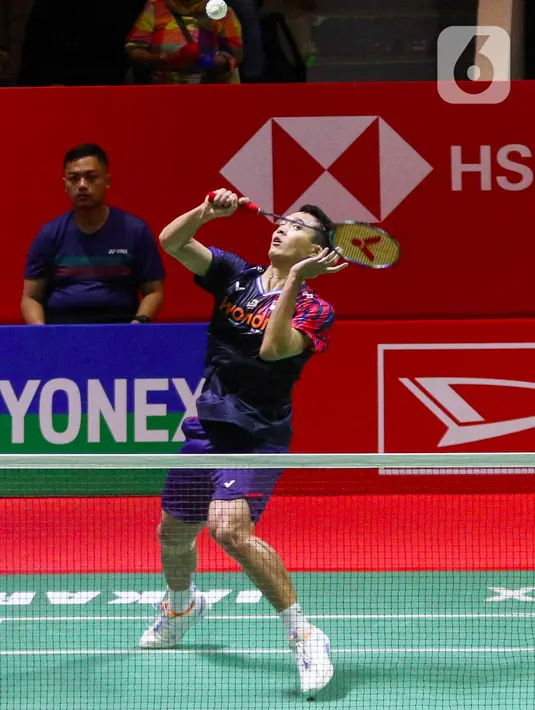 Kesuksesan Jonatan Christie ke 16 besar Indonesia Masters 2025 usai menumbangkan perlawanan Su Li Yang (Taiwan) dua set langsung 21-13 dan 21-15. (Liputan6.com/Herman Zakharia)